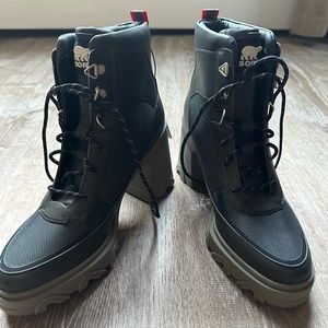 Sorel mid ankle boots